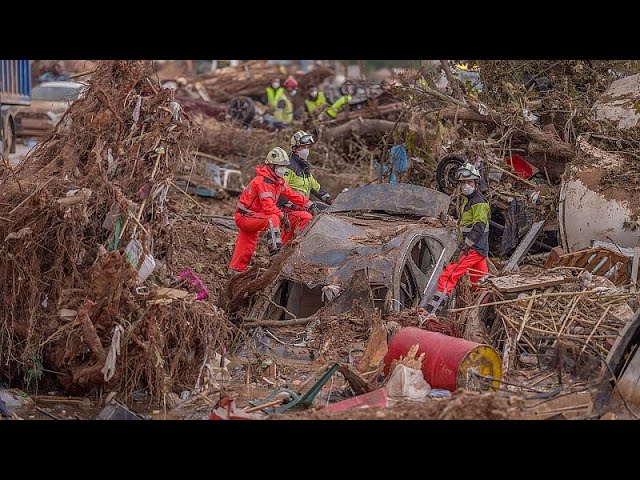 ⁣Troops search for more flood victims in Valencia as rain disrupts rail service