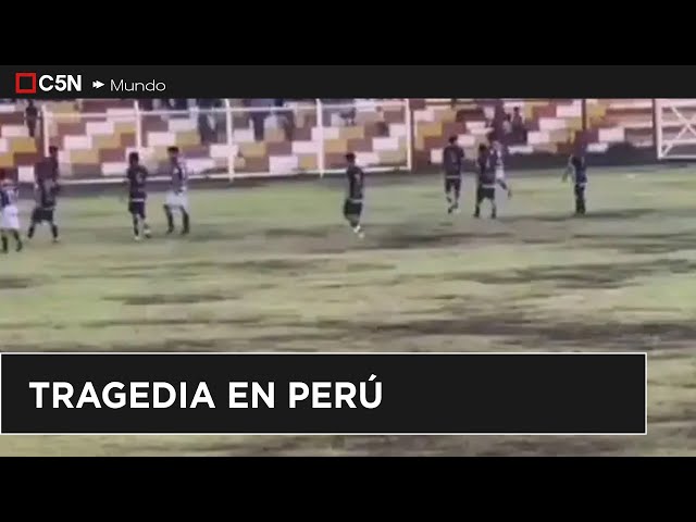 ⁣TRAGEDIA en PERÚ: CAYÓ un RAYO en un PARTIDO de FÚTBOL