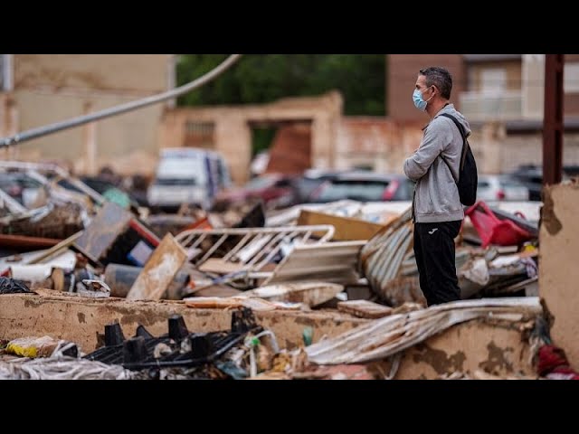 ⁣Feeling abandoned after historic floods, Valencians press on with cleanup effort