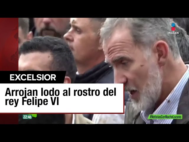 ⁣Insultan y lanzan lodo al rey de España durante su visita por las inundaciones en Valencia