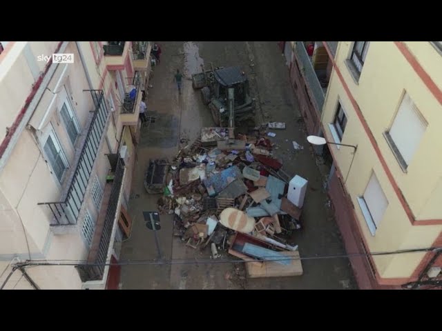 ⁣Alluvione Spagna, le immagini aeree di Paiporta