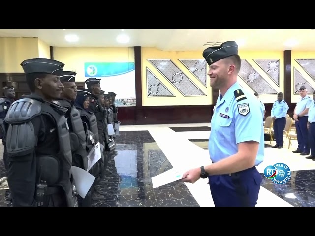 ⁣Gendarmerie : remise de certificats de participation par les officiels