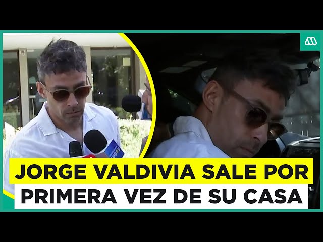 ⁣Video muestra a Jorge Valdivia saliendo por primera vez de su casa tras quedar libre de prisión