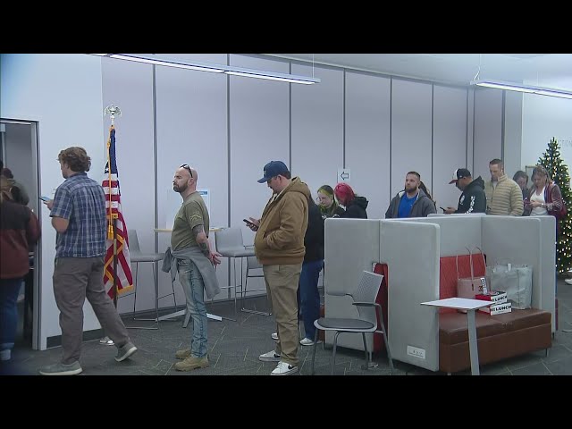 ⁣Voters show up at polling center at Lone Tree Library in Douglas County on Election Day