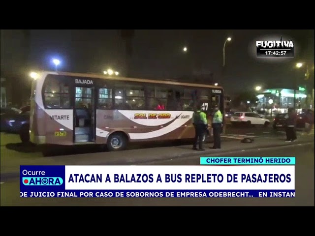 ⁣Extorsionadores balean bus repleto de pasajeros y dejan herido al chofer