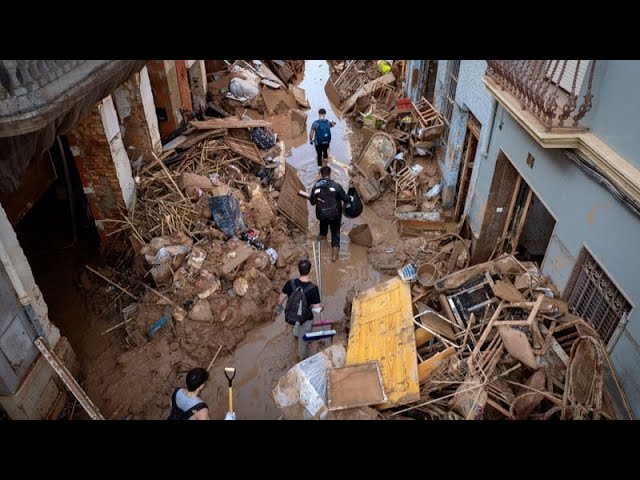 ⁣Spain floods: 89 people still missing after deadly disaster