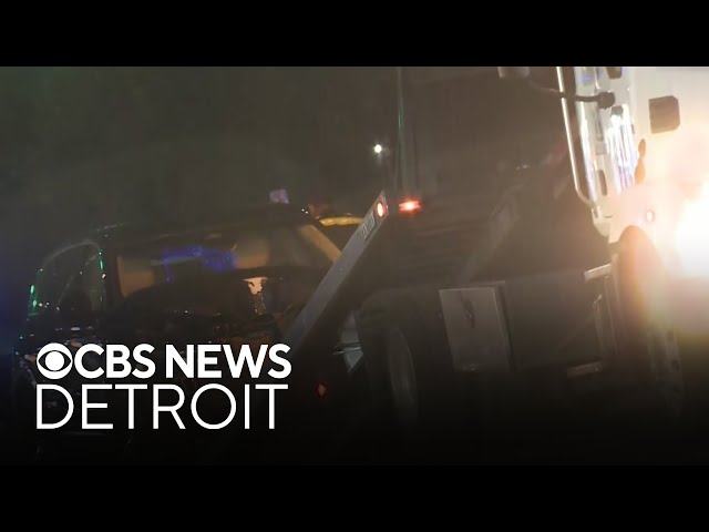 ⁣Election worker injured in crash while delivering ballots in Detroit, police say