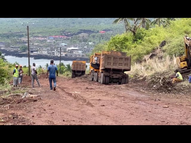 ⁣Travaux de la route Domba vers Dimani