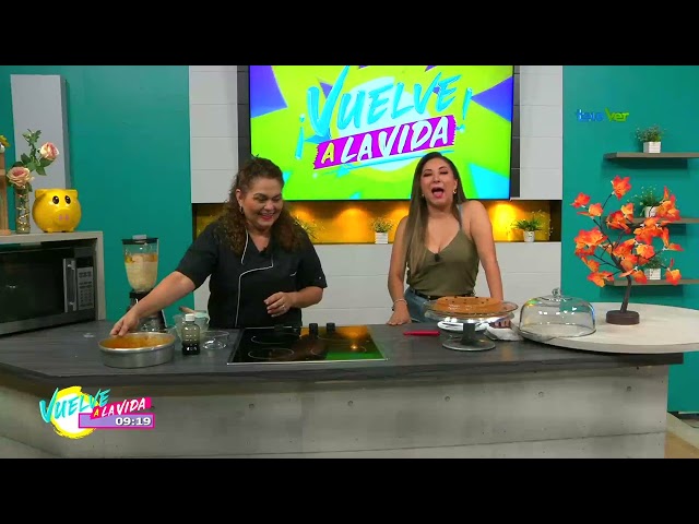 ⁣Miércoles dulce con la chef Ruth Huerta y nos prepara un rico flan napolitano.