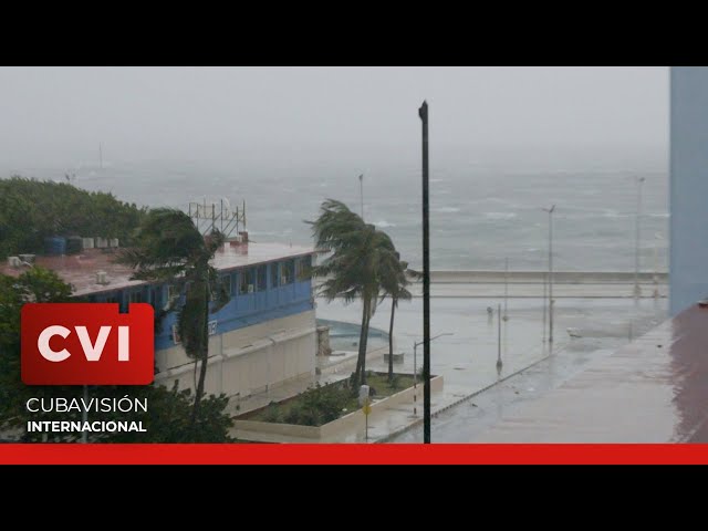 ⁣Huracán Rafael azota fuertemente a La Habana