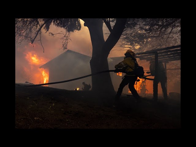 ⁣Winds pick up in Ventura County as Mountain Fire burns more homes