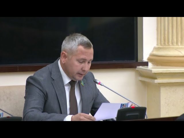 ⁣Депутат: Жетім балаларға баспана берудің арнайы бағдарламасы қажет