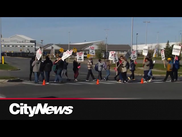 ⁣City of Brampton workers hit the picket lines