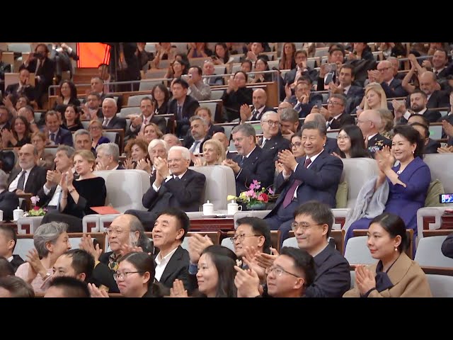 ⁣Xi Jinping joins Sergio Mattarella for concert in Beijing