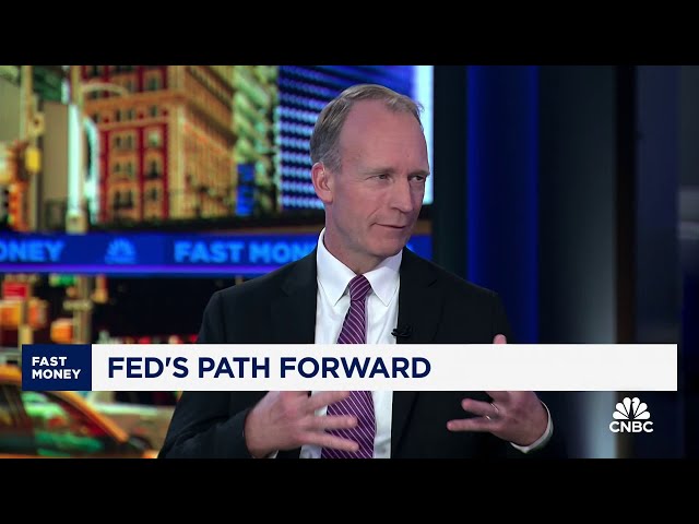 ⁣Fed may skip December rate cut, says FedWatch's Ben Emons