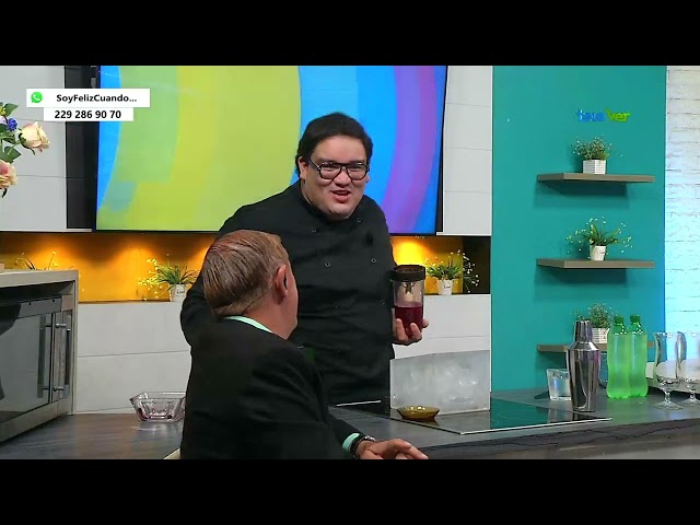 ⁣Es viernes de terapia con el chef Mario Acevedo con una bebida de soda italiana.