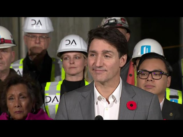 ⁣Trudeau talks port labour dispute, housing, and U.S. partnership during Vancouver visit