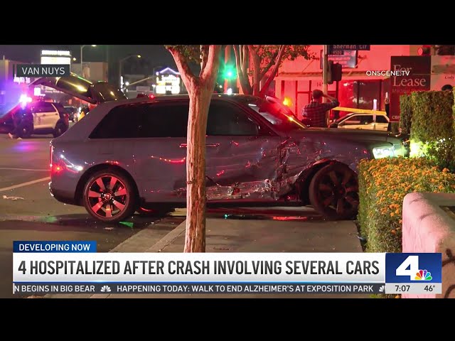 ⁣4 people hospitalized in multi-car crash in Van Nuys