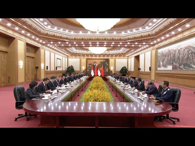 ⁣Xi Jinping s'entretient avec le président indonésien