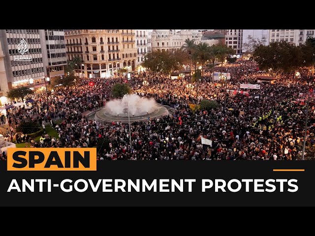 ⁣Thousands march in Valencia to protest flood response  | AJ #shorts