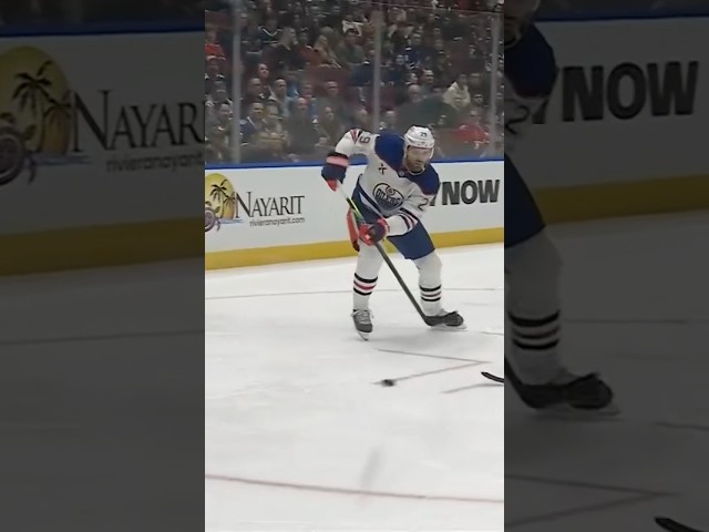 ⁣Draisaitl Whiffs On Pass, Recovers & Scores