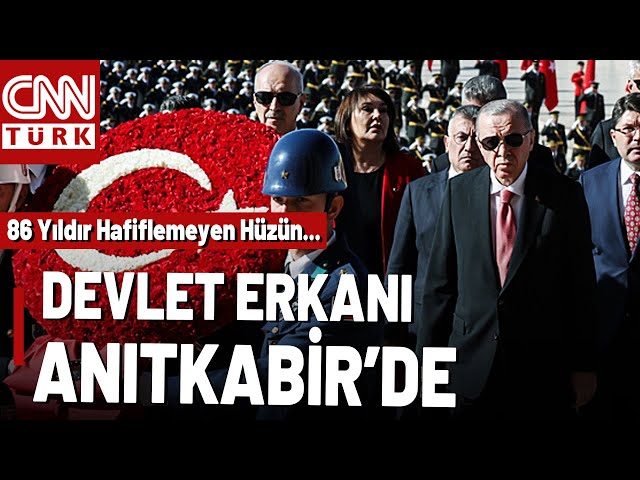 ⁣Saat 9'u 5 Geçe Hayat Durdu... Erdoğan ve Devlet Erkanı Ata'nın Huzurunda