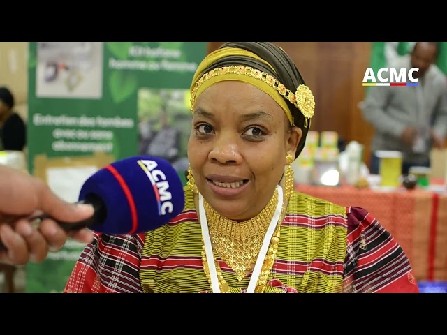 ⁣à la découverte des stands au Salon de la littérature et culture Comorienne à Nanterre