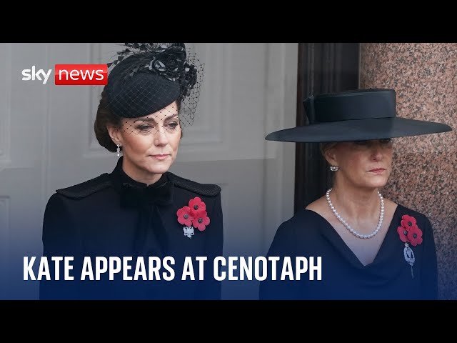 ⁣Royals lead Remembrance Sunday event at the Cenotaph