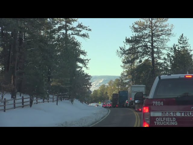 ⁣Southbound I-25 closed for crash involving 3 semis