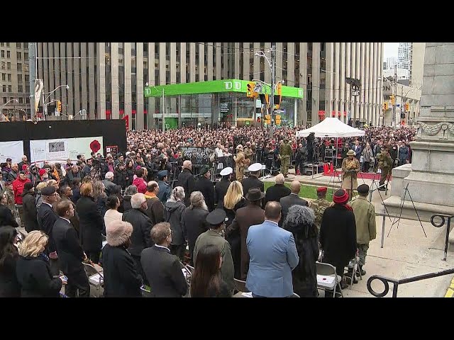 ⁣Torontonians gather to mark Remembrance Day at Old City Hall