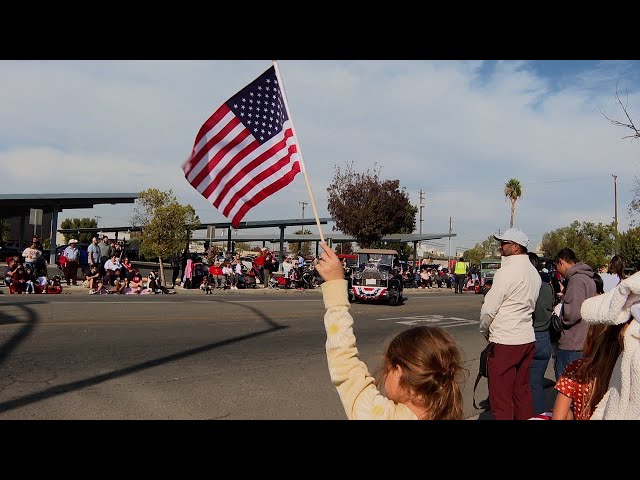 ⁣Bakersfield Veterans Day parade celebrates 105 years