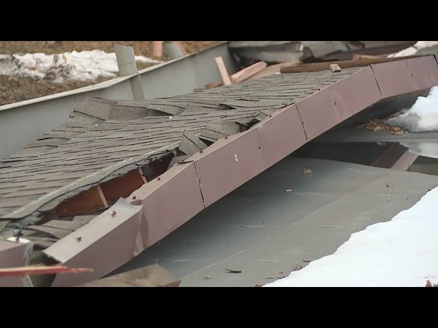 ⁣Heavy accumulating snow causes Denver carport to collapse