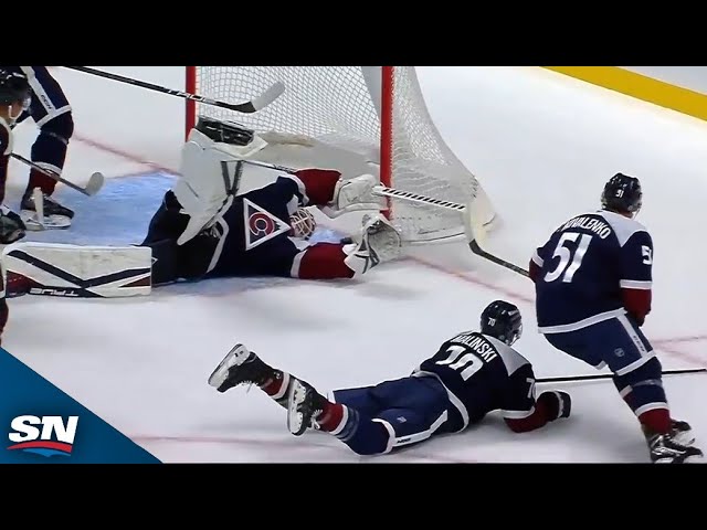 ⁣Avalanche's Alexandar Georgiev Makes Sprawling Save To Rob Predators' Roman Josi