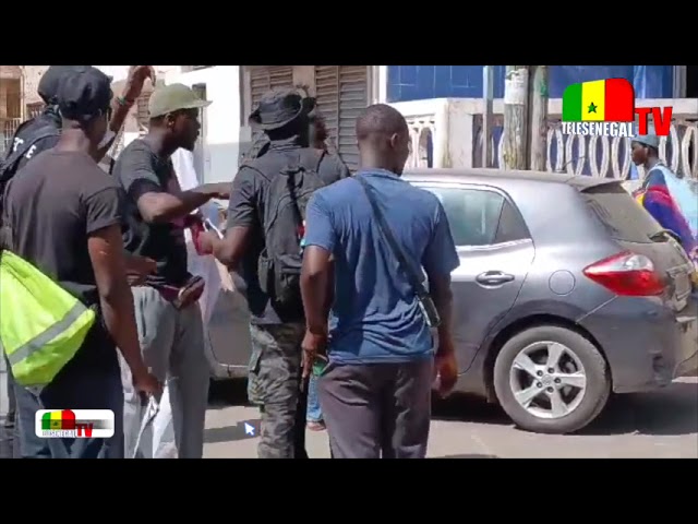 ⁣Les Patriotes en colère prennent d'assaut le QG de Barthélémy Dias au Baobab ! 