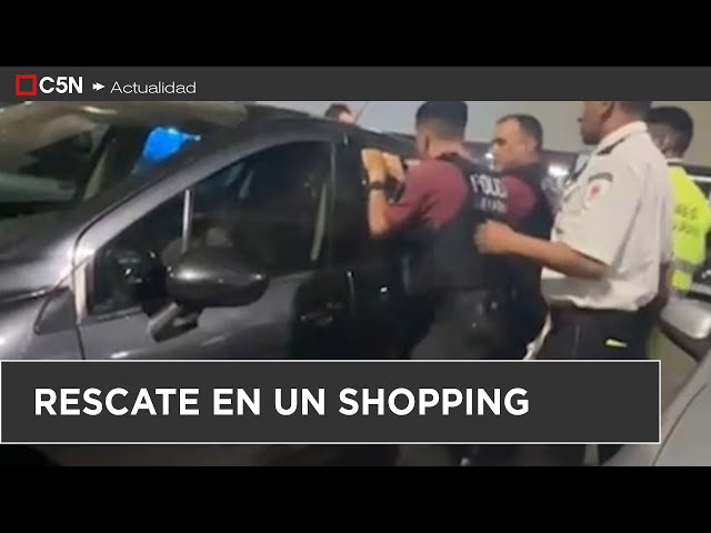 ⁣INDIGACIÓN Y RESCATE en un SHOPPING de DEVOTO: HABLAN los POLICÍAS que SACARON a la NENA