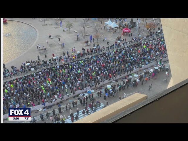 ⁣Dallas considers plan to close city streets for more pedestrian-friendly events