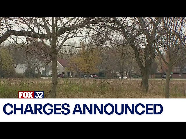 ⁣Ex-boyfriend charged after woman found dead in Elk Grove Village woods