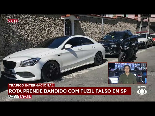 ⁣Rota prende bandido com fuzil falso em SP