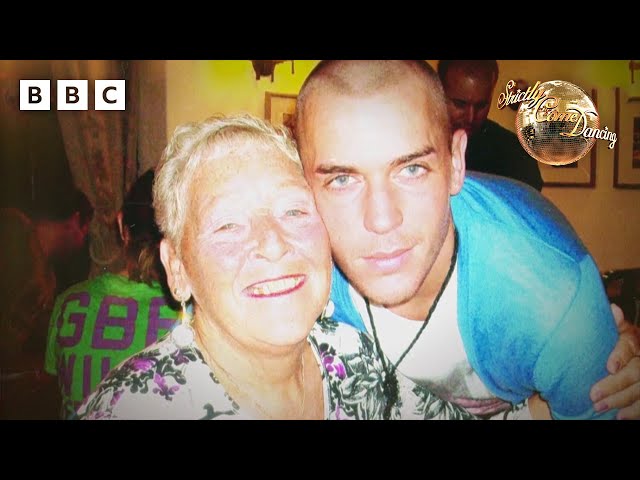 ⁣Pete Wick’s moving tribute to his nan ❤️ - BBC