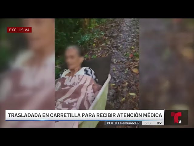 ⁣Terrible escena: trasladan a anciana en carretilla para darle atención médica