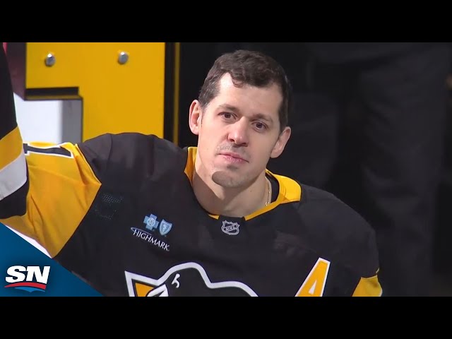 ⁣Penguins Celebrate Evgeni Malkin Reaching 500-Goal Milestone