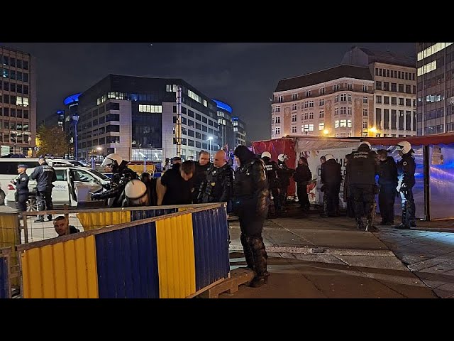 ⁣Hundreds protest arrival of far-right French politician Jordan Bardella to Brussels