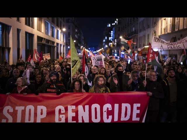 ⁣Thousands of protesters march in Paris ahead of tense football match between France-Israel 