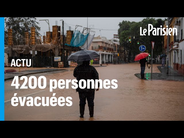 ⁣Malaga paralysée par d'intenses inondations, des rues et des routes sous les eaux