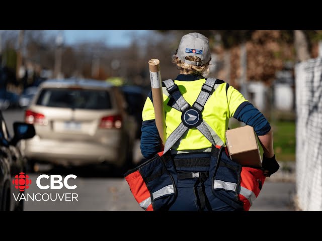 ⁣Potential Canada Post strike leaves Canadians facing triple threat of labour unrest