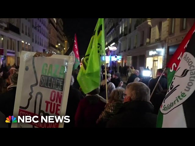 ⁣Protests erupt in Paris ahead of France-Israel soccer match