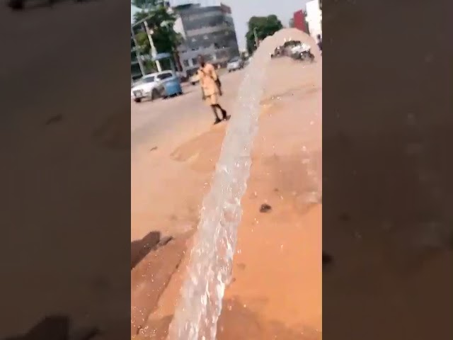 ⁣Les frères SAADI offrent un forage au quartier Téménétaye, Kaloum