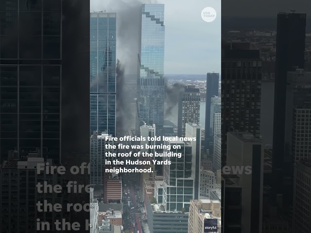 ⁣Fire on roof of New York high-rise sends smoke above Manhattan #Shorts