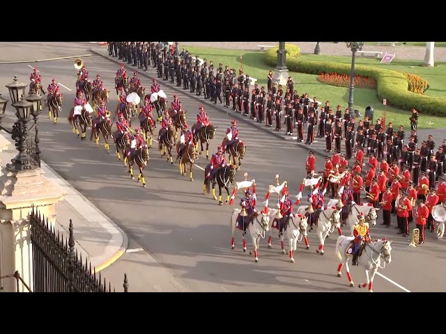 ⁣Peru's Cavalry Regiment Escort gathers to welcome President Xi Jinping