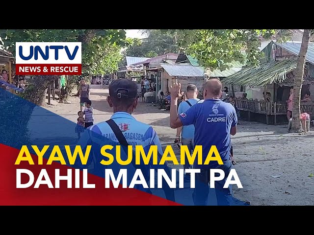 ⁣Coastal areas sa CamNorte, sinusuyod para sa forced evacuation; Ilang residente, ayaw umano lumikas